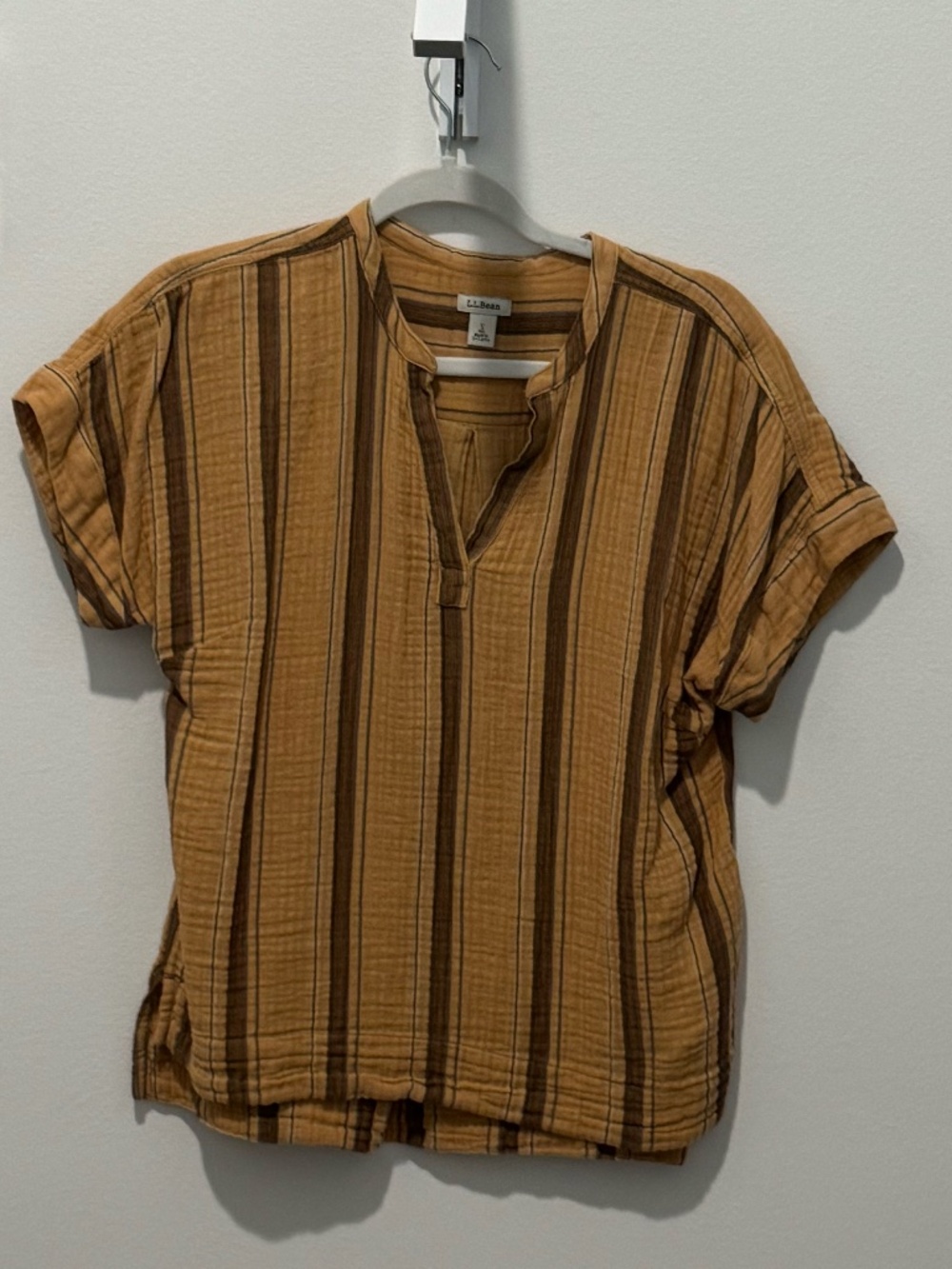 LL Bean short sleeve v-neck top size small